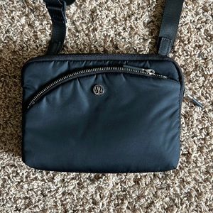 Lululemon City Adventurer crossbody.